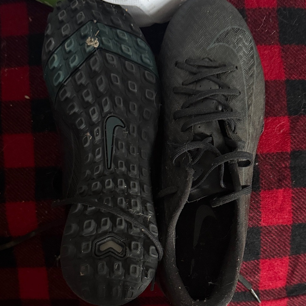 Nike Men’s Black Athletic Trainers